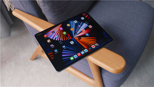 曝苹果iPad Pro OLED面板已开始量产：三星LG供货